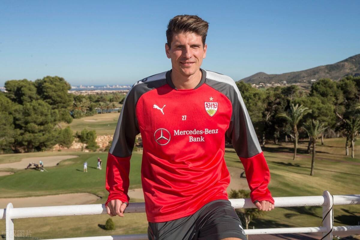 加拿大力克AC米兰,乔瓦尼·雷纳完成帽子戏法的简单介绍 加拿大力克AC米兰,乔瓦尼·雷纳完成帽子戏法的简单介绍