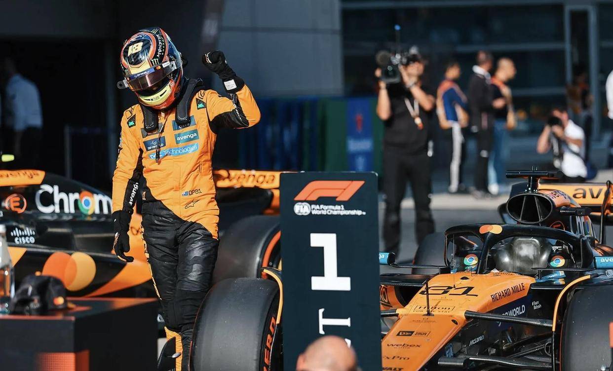 红牛二队逆转迈凯伦，汉密尔顿扛起全队